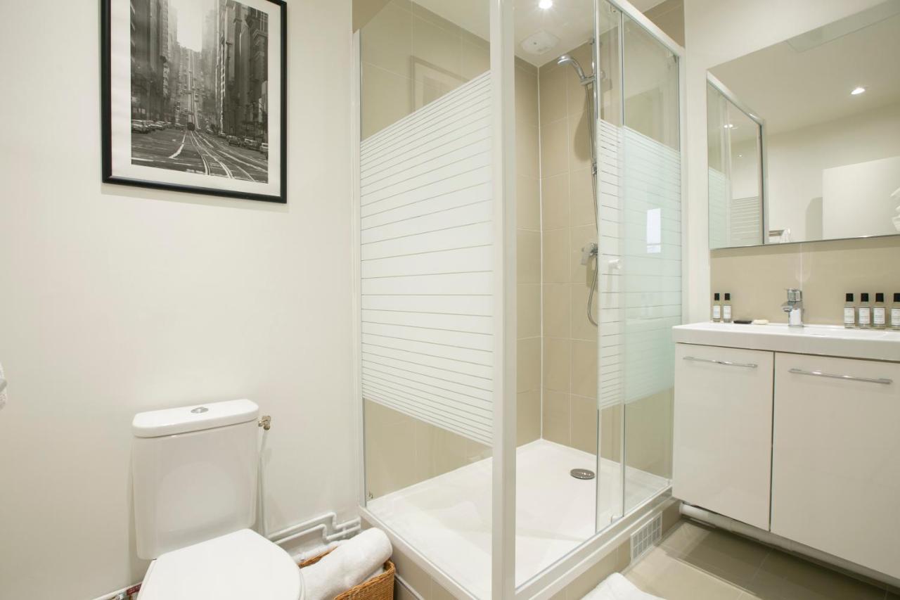 Authentic Apartment In Center Of Parisian Marais Exterior photo